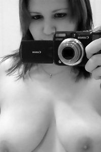 voluptuous plus-size dame passionately finger-tickling herself